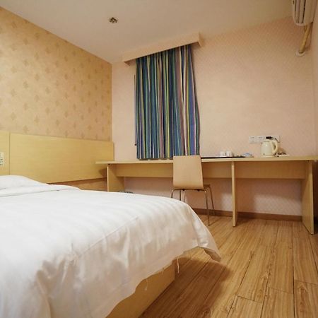 Jia Mei Xin Holiday Hotel Baiyun Airport Branch Kanton Exteriér fotografie
